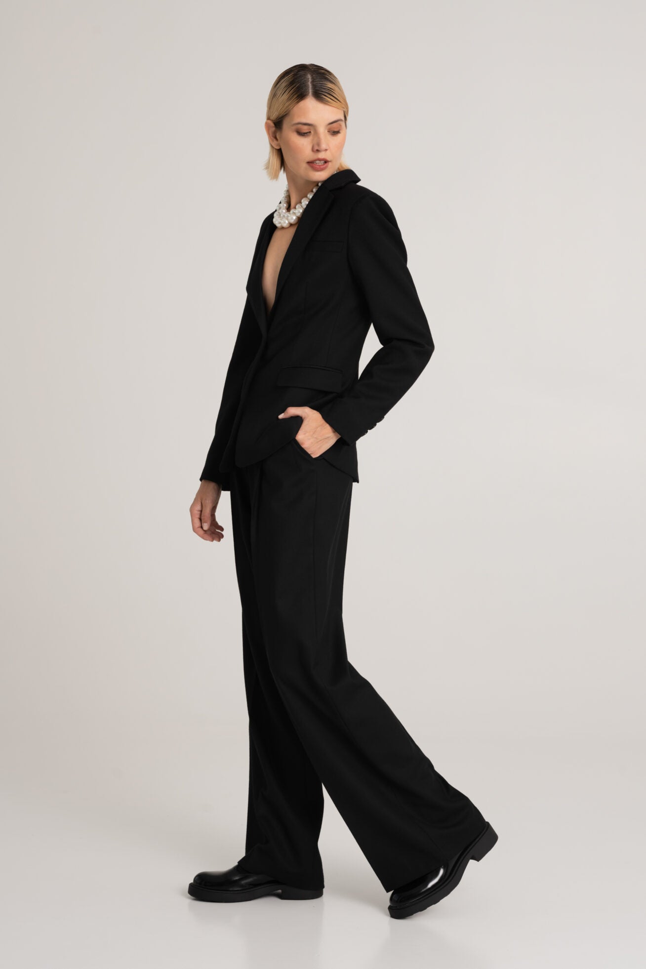 Czarna wełniana marynarka Reggino