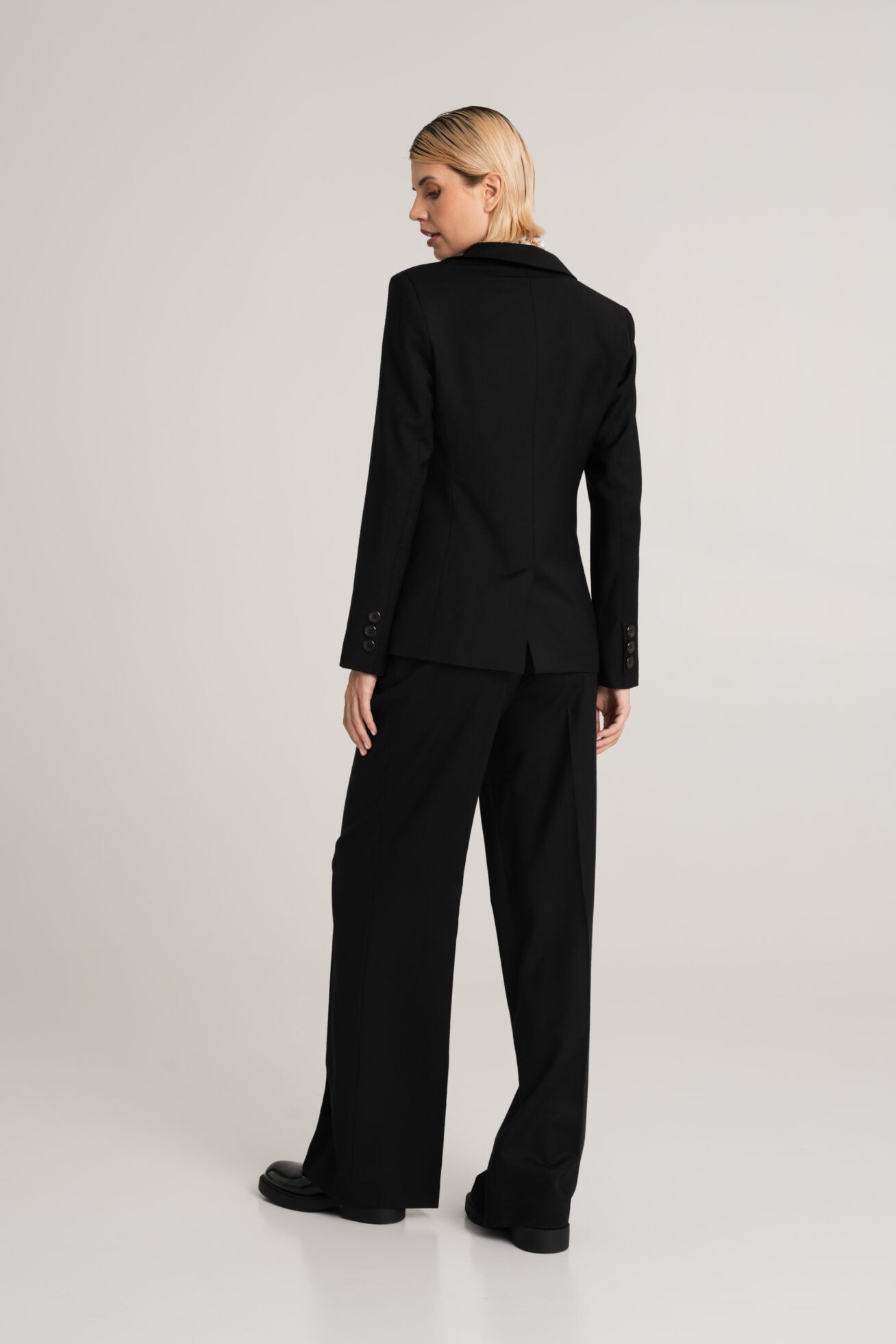 Czarna wełniana marynarka Reggino