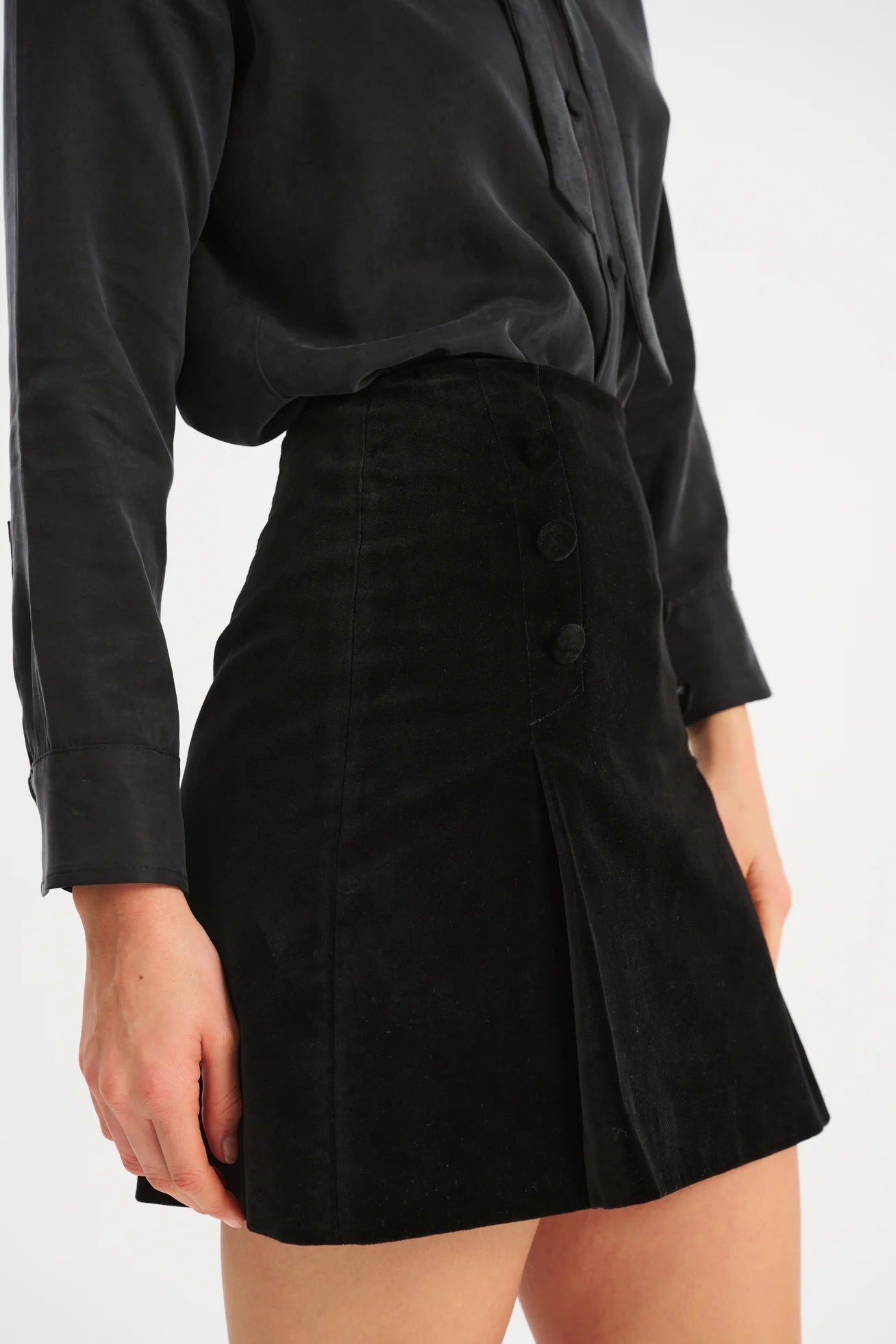 AKSAMITNA MINI SPÓDNICA LATINA - LIMITOWANA KOLEKCJA - Saintby