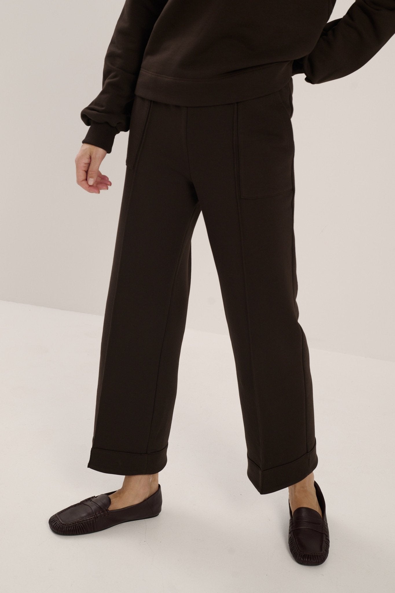 BAWEŁNIANE SPODNIE AREZZO CZEKOLADOWE SHORT - Saintby