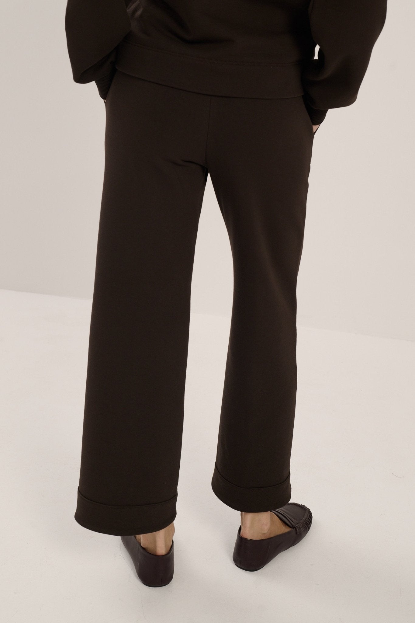 BAWEŁNIANE SPODNIE AREZZO CZEKOLADOWE SHORT - Saintby