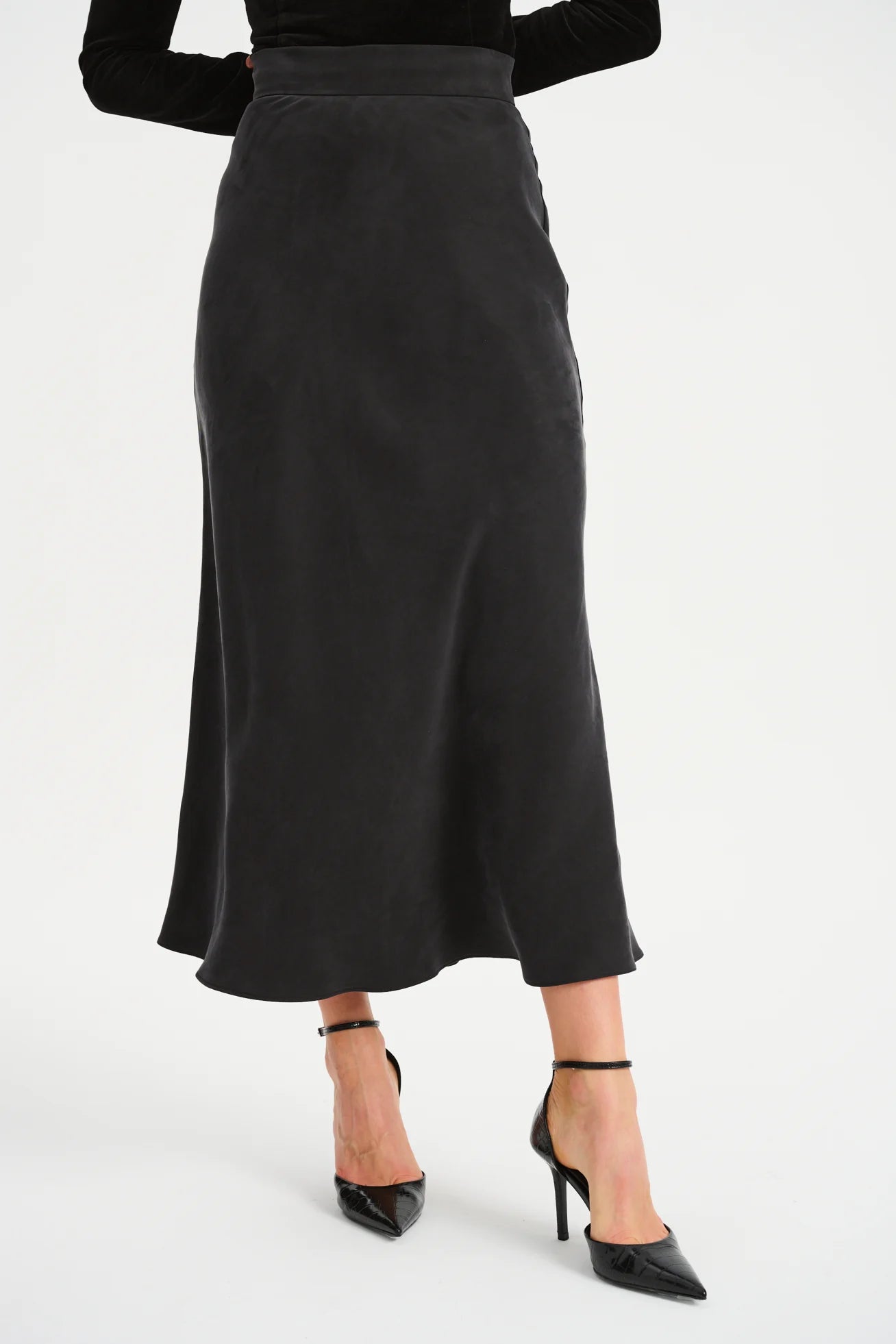 CZARNA SPÓDNICA ZE SKOSU WERONA - Saintby