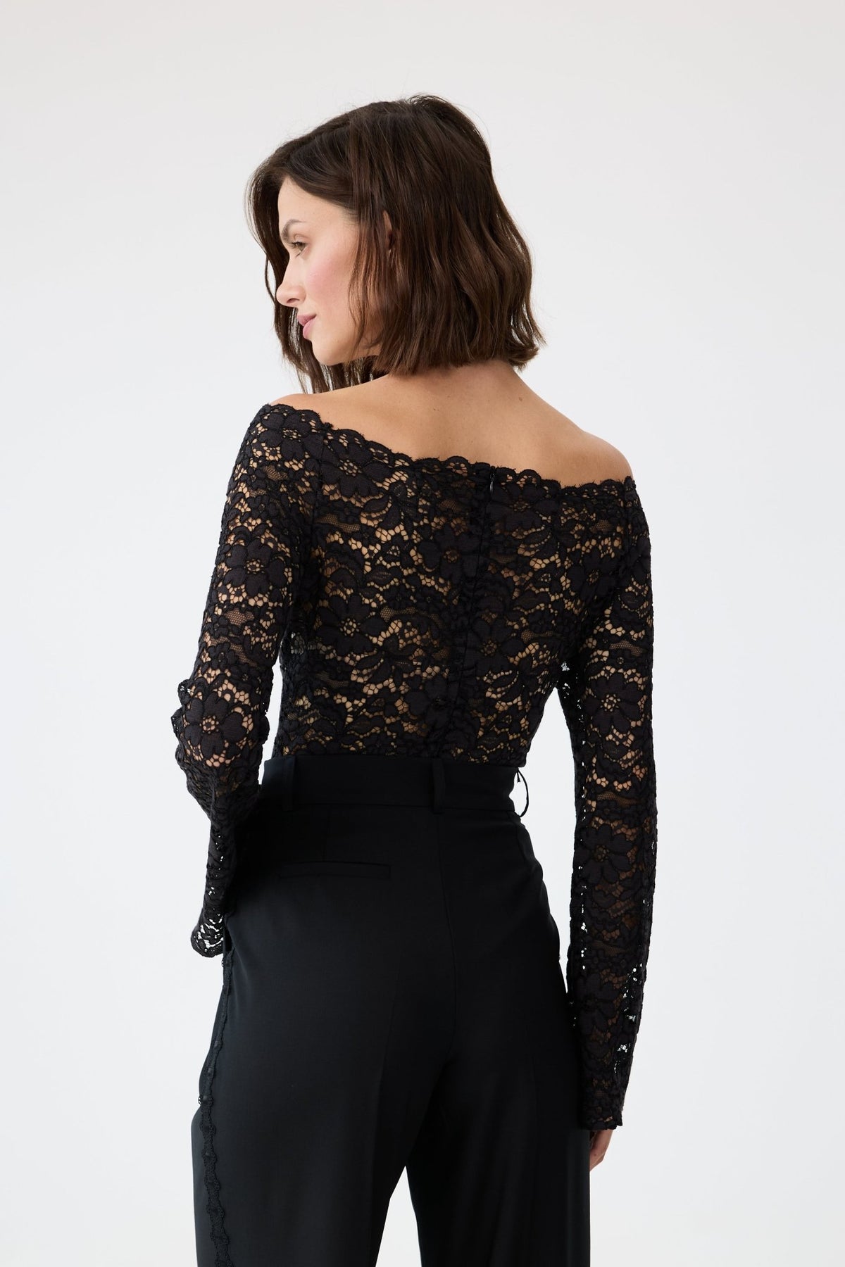 CZARNE KORONKOWE BODY CARMIANO - Saintby