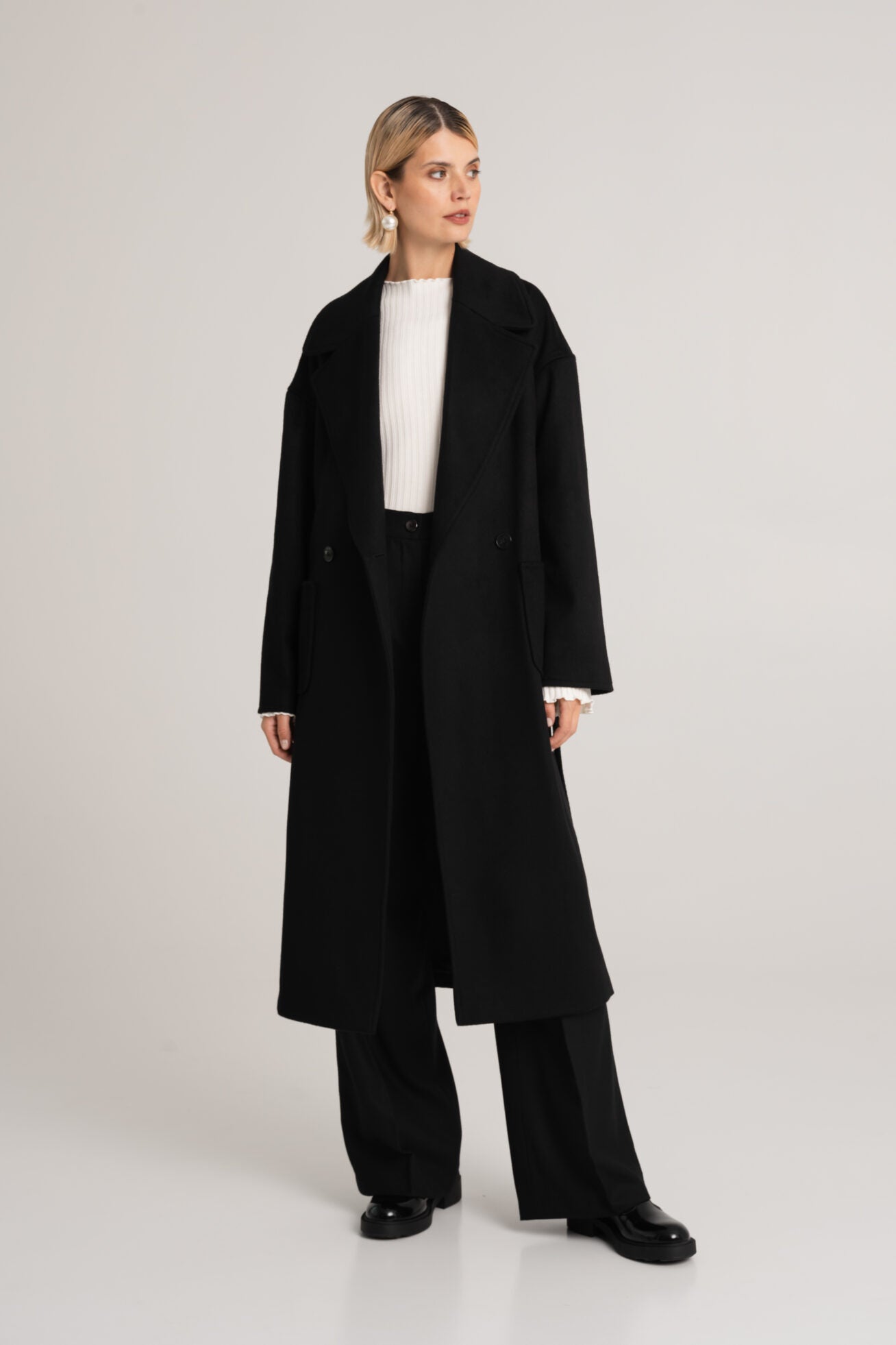 Czarny wełniany płaszcz Teramo - Saintby