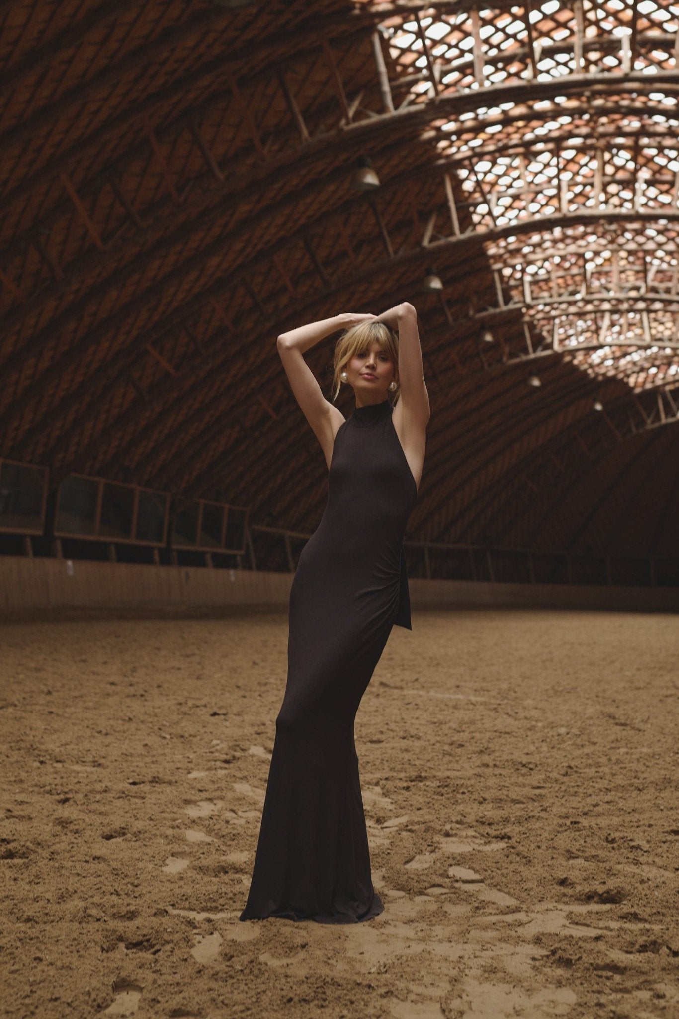 CZEKOLADOWA SUKIENKA ARGENTA MAXI - Saintby