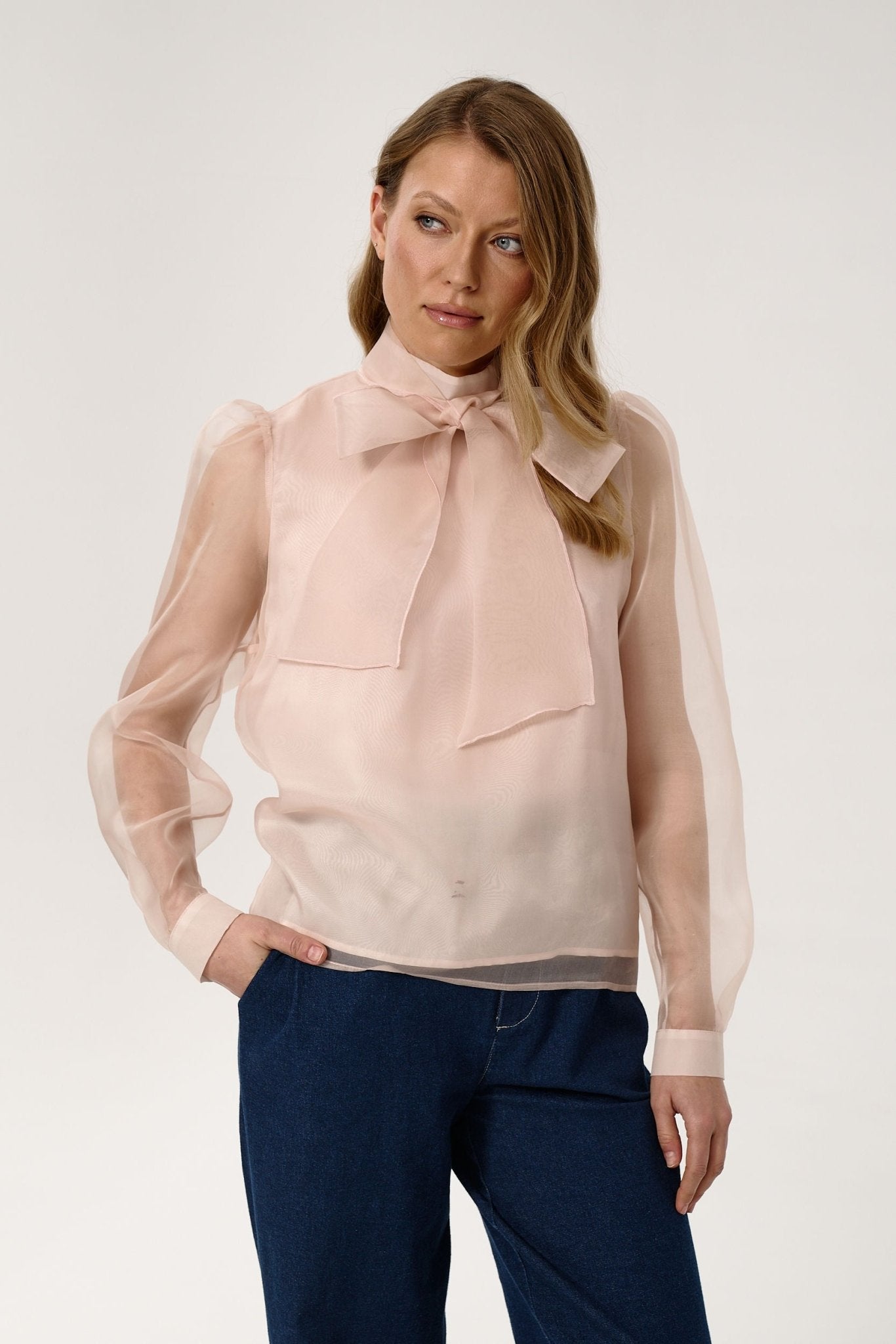 RÓŻOWA JEDWABNA KOSZULA ARDORE Z SZARFĄ - Saintby