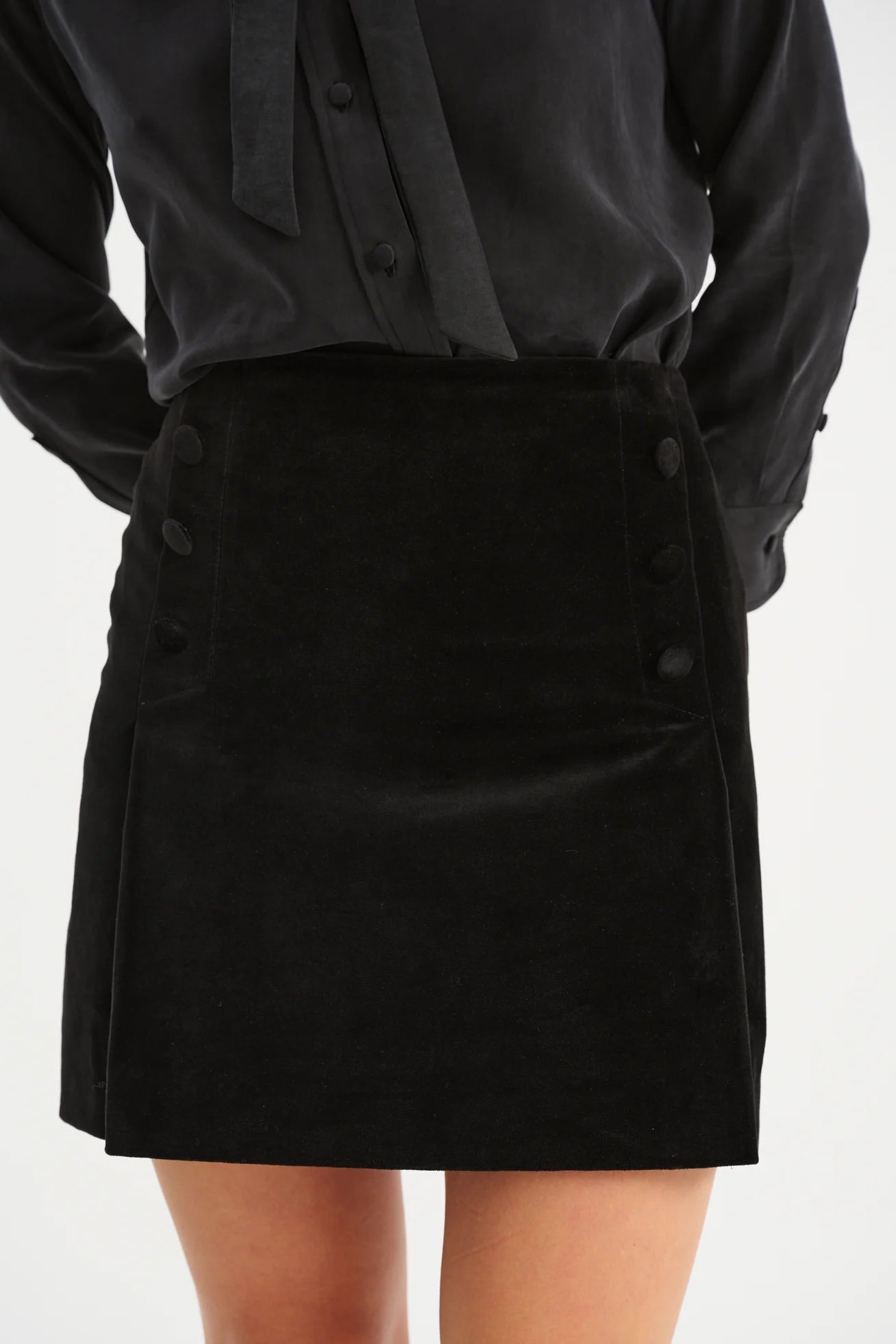 AKSAMITNA MINI SPÓDNICA LATINA - LIMITOWANA KOLEKCJA - Saintby