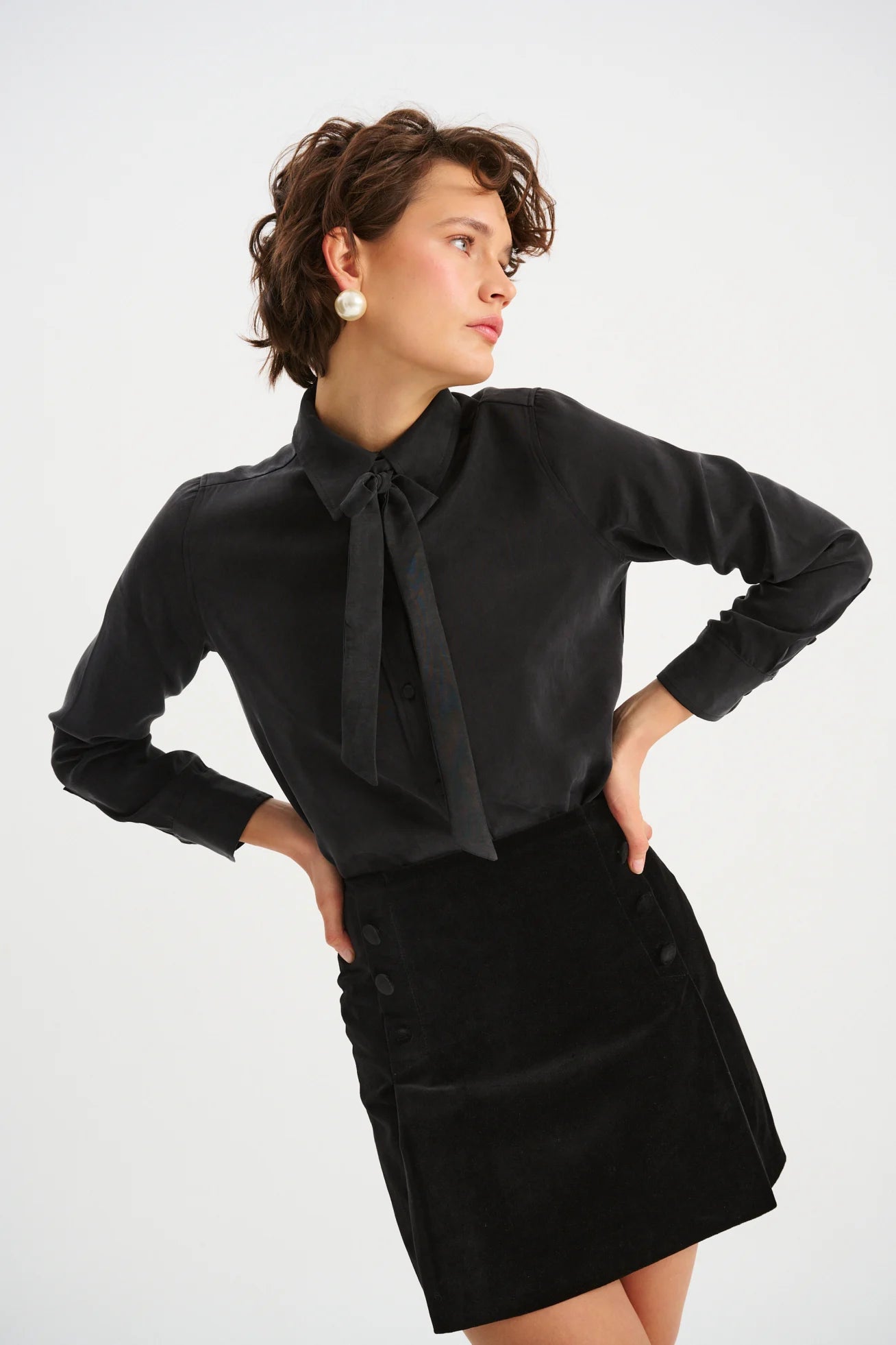 AKSAMITNA MINI SPÓDNICA LATINA - LIMITOWANA KOLEKCJA - Saintby