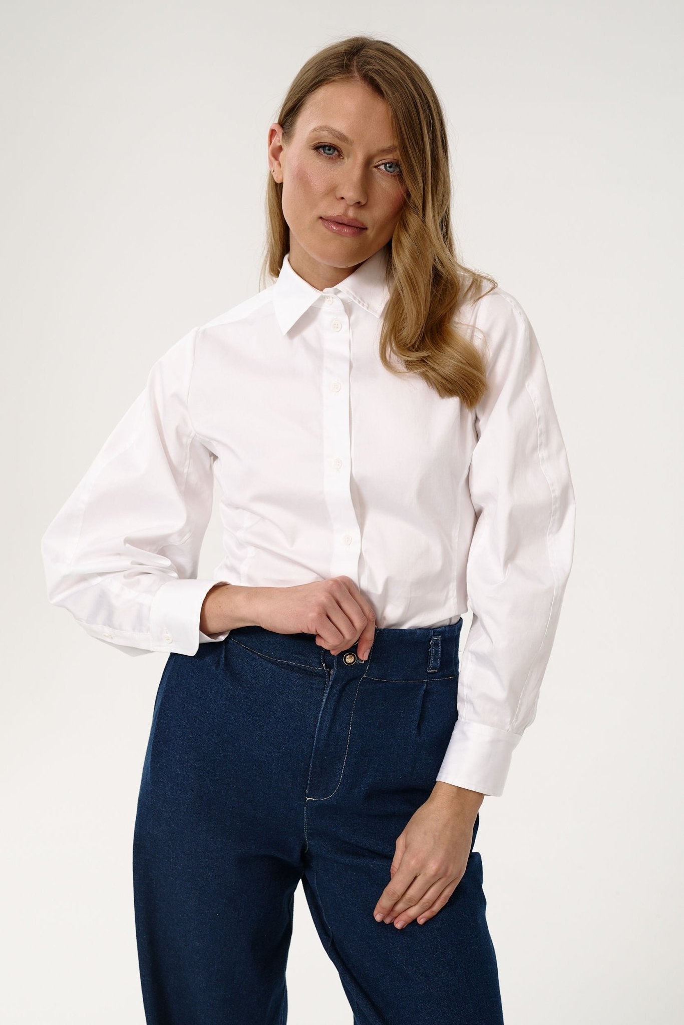 BAWEŁNIANA TALIOWANA KOSZULA PONZANO - Saintby