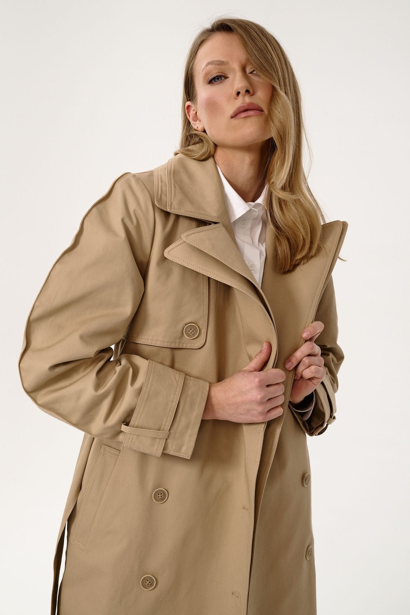 BAWEŁNIANY BEŻOWY TRENCH FARINA - Saintby