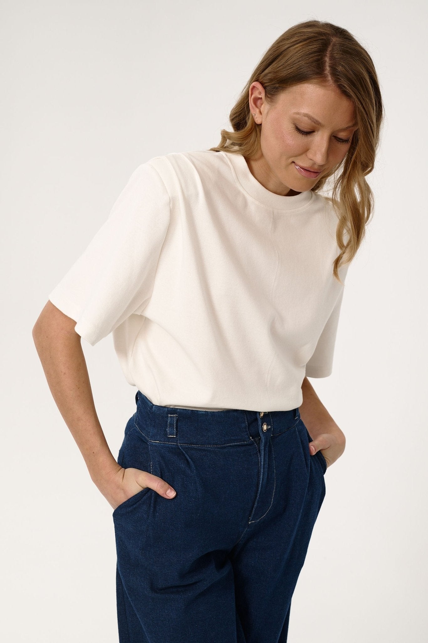 BAWEŁNIANY T - SHIRT Z PODUSZKAMI RIETI - Saintby