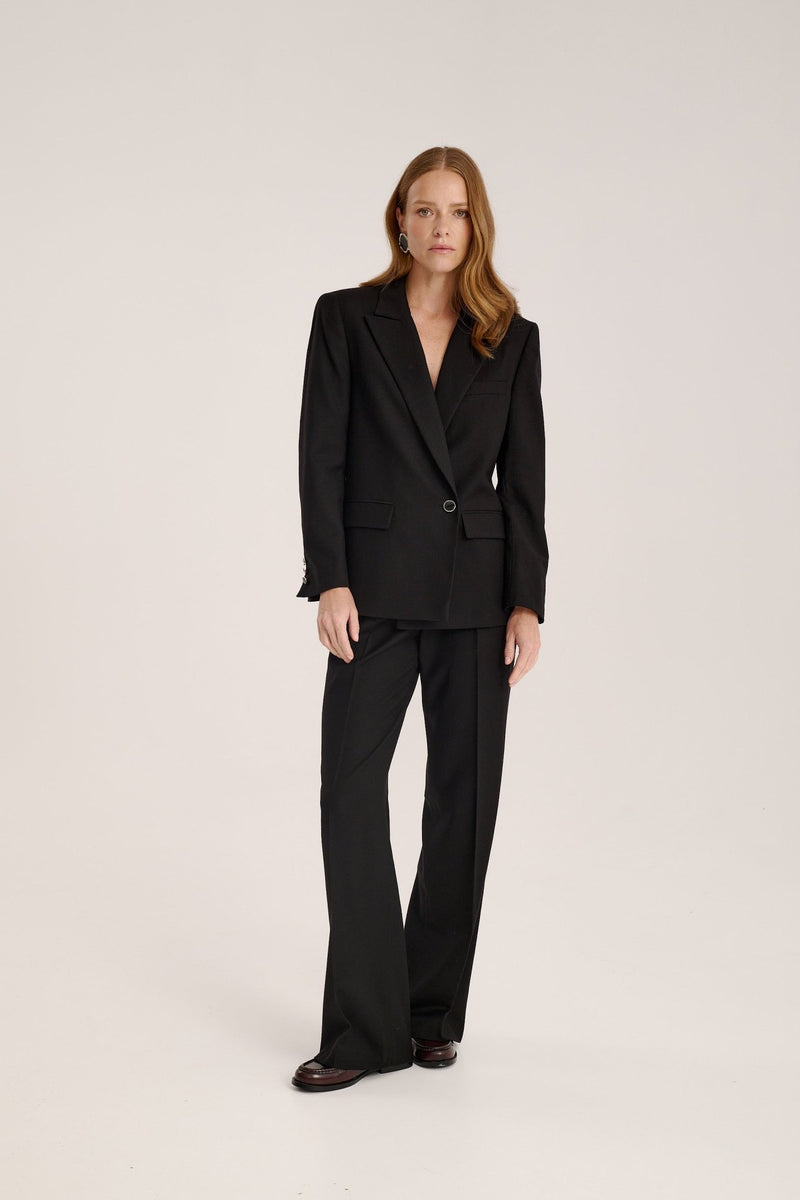 Czarna wełniana marynarka Pagani Saintby detal