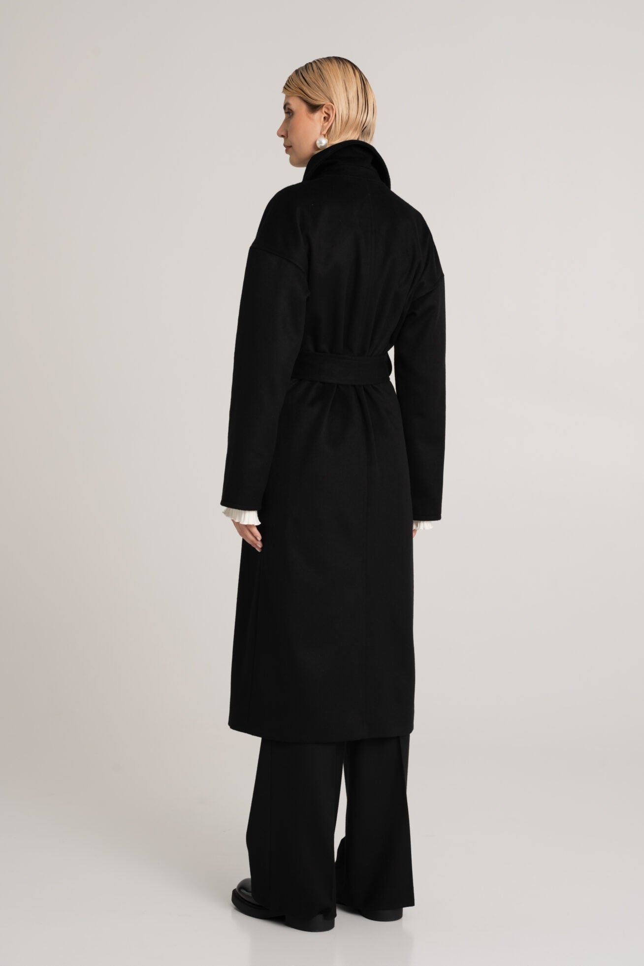 Czarny wełniany płaszcz Teramo - Saintby