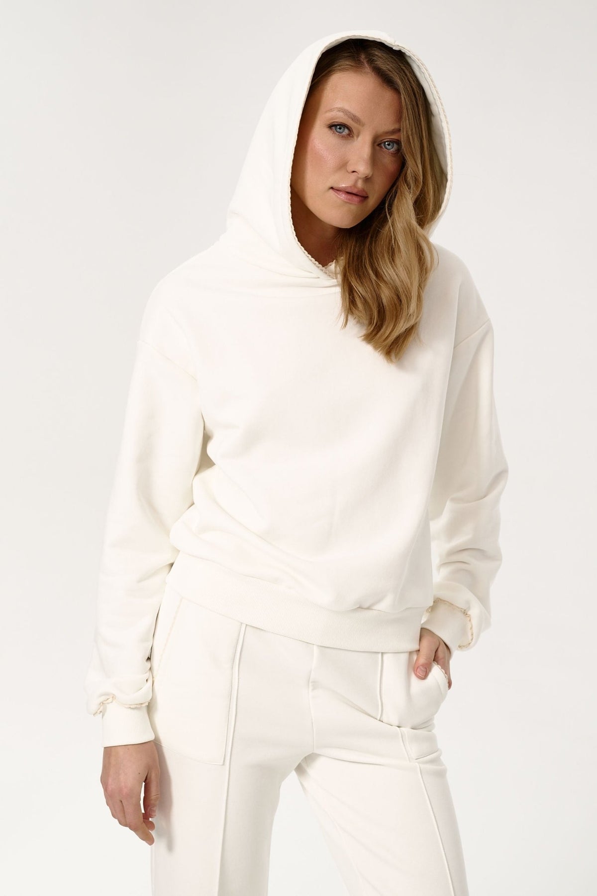Off white bluza Jesi z koronką, Saintby