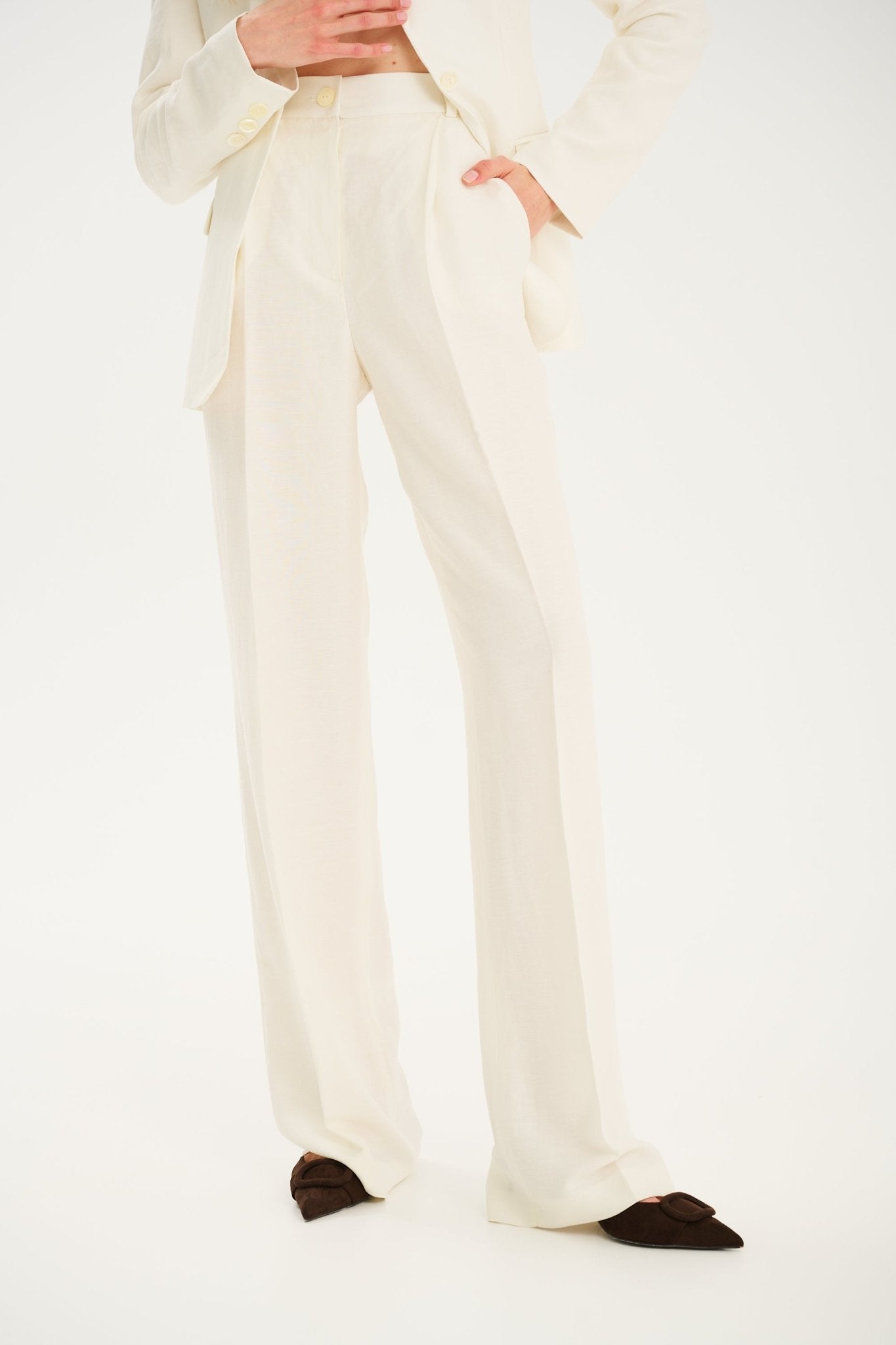 OFF WHITE SPODNIE GARNITUROWE CECINA - Saintby