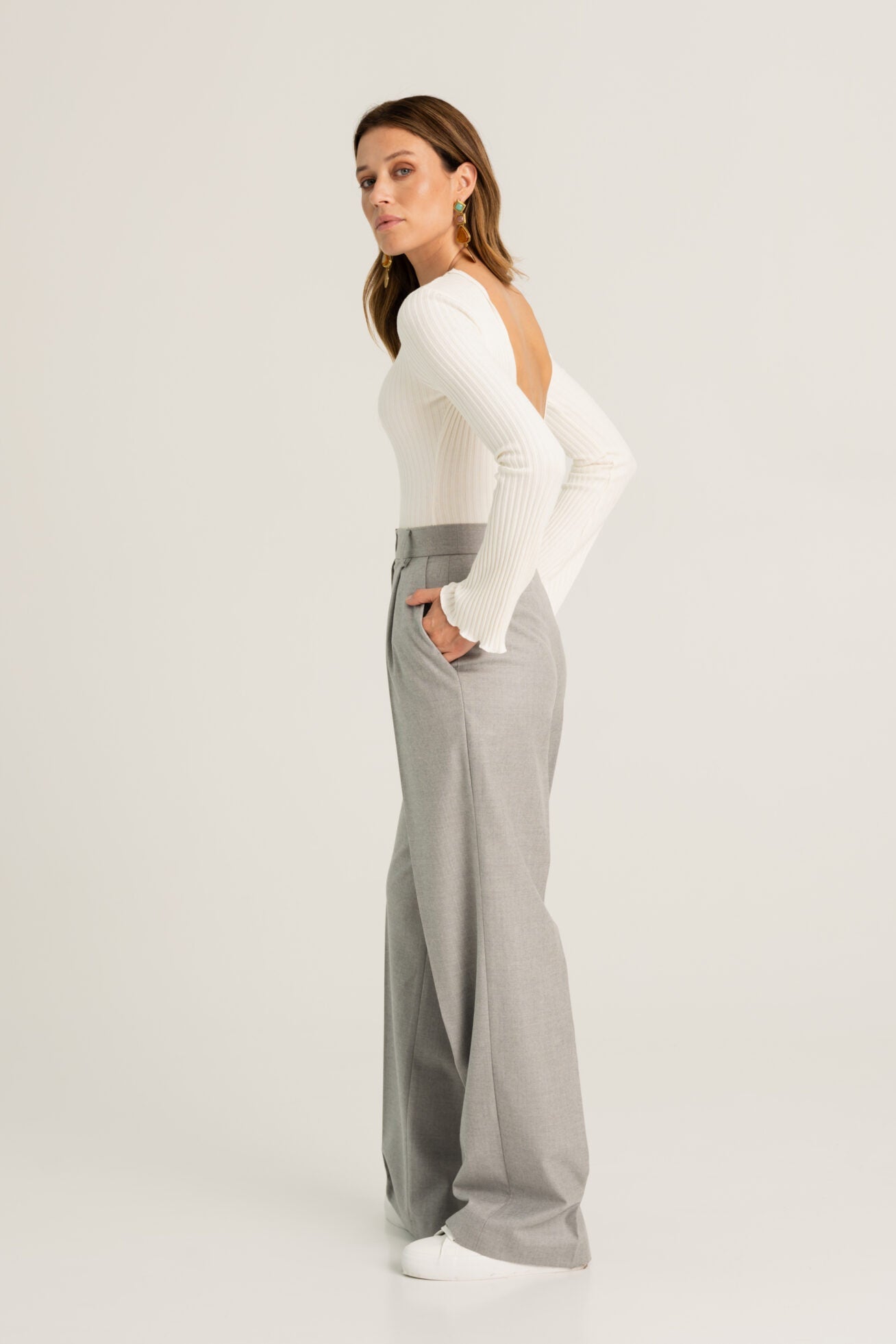 SZARE WEŁNIANE SPODNIE GARNITUROWE CECINA - Saintby