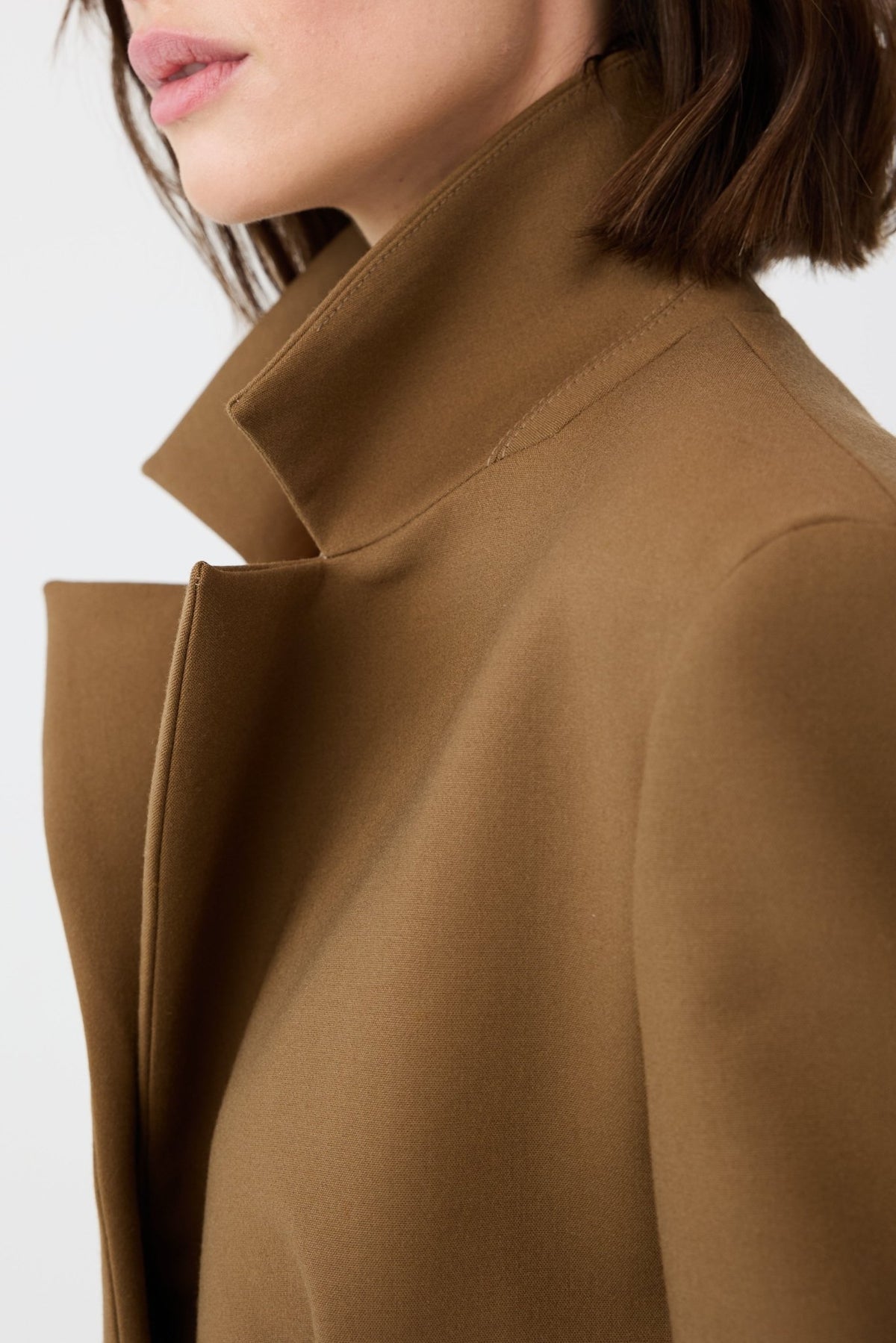 TALIOWANA MARYNARKA ISOLA BROWN CAMEL - Saintby